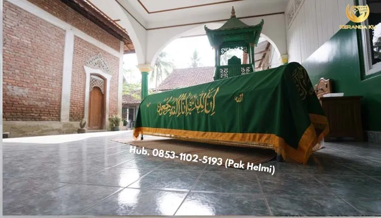 Kain Keranda Kaligrafi Kuningan
